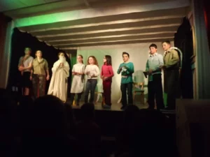 2012_Saynetes-dans-la-Gare-1